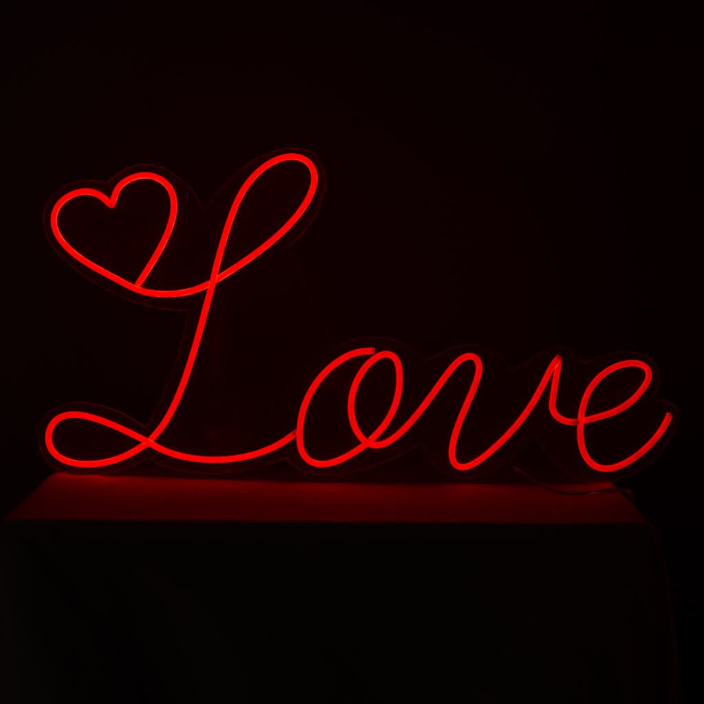 Neonlicht met rode liefde