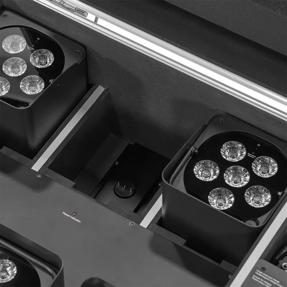 LED-projectoren "IZY Glow Set" Mac Mah – 6×15W RGBWA-UV, draadloze DMX, oplaadbaar