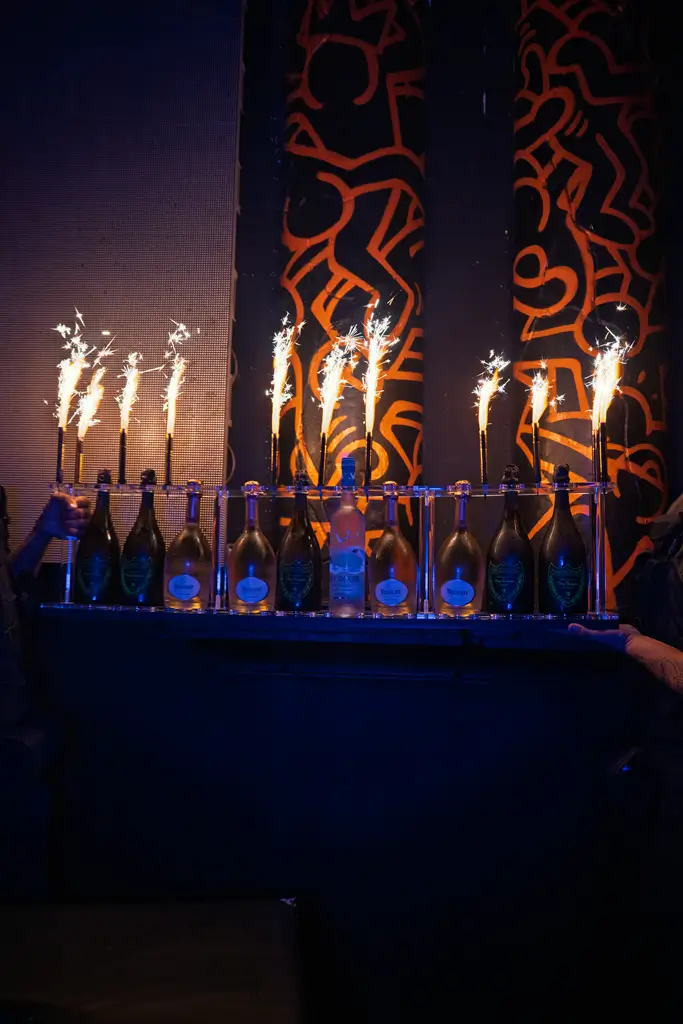 VIP 10 Bottle Line Show Display | Door Sparklers ®