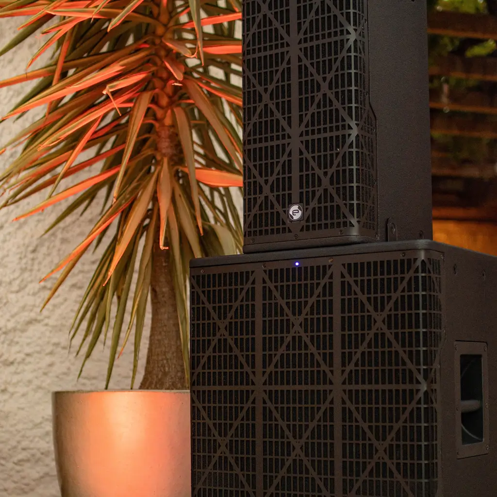 Actief 3-weg kolomsysteem van 1700 W RMS met 18"-subwoofer – Elokance